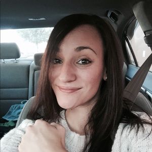 Meet your Posher, Elizabeth